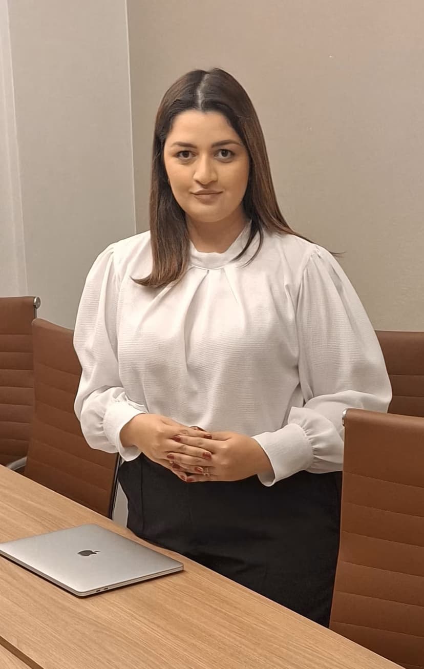 Karoline Francisco - Advogada OAB/SC 64.256